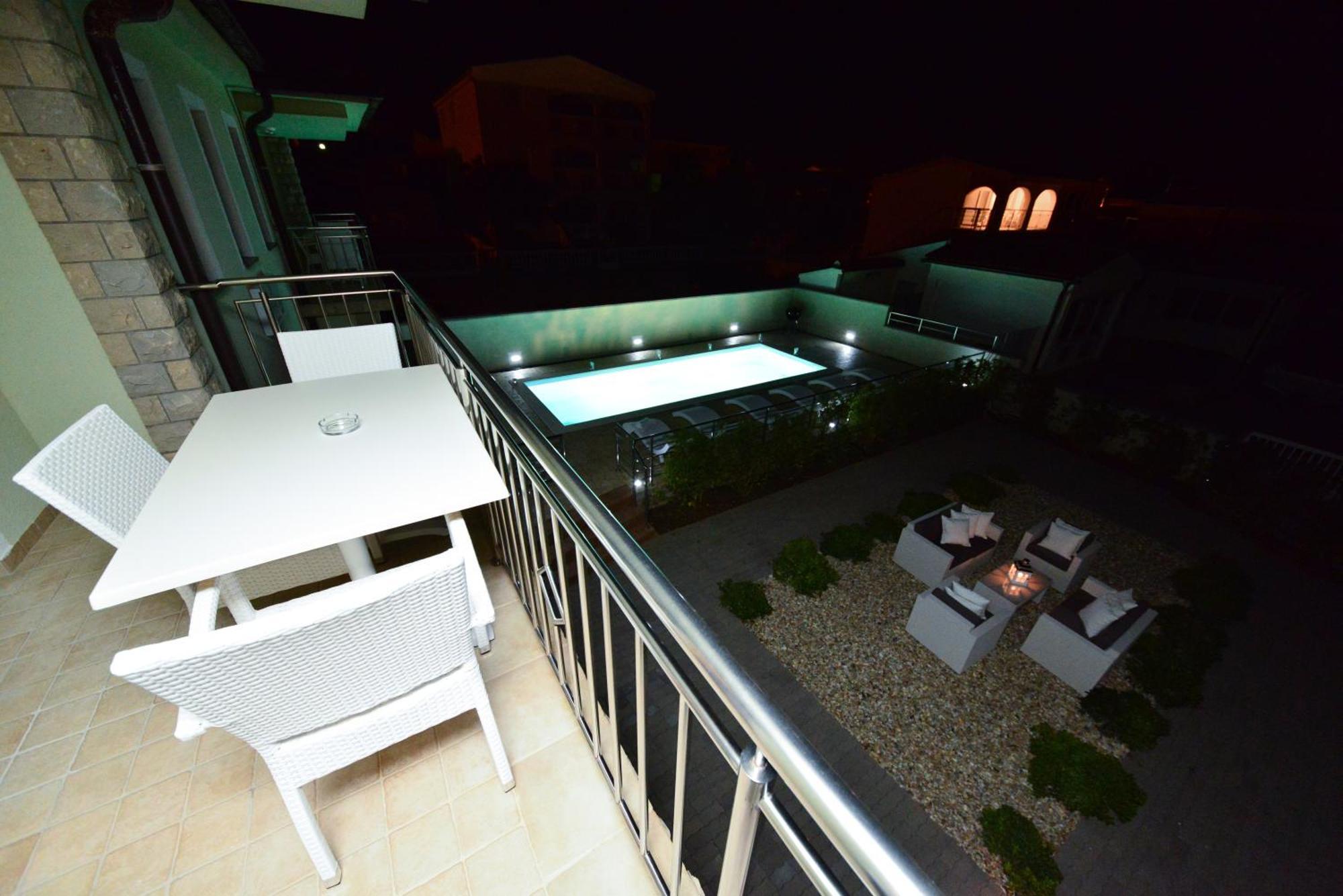Sunset Deluxe Vir