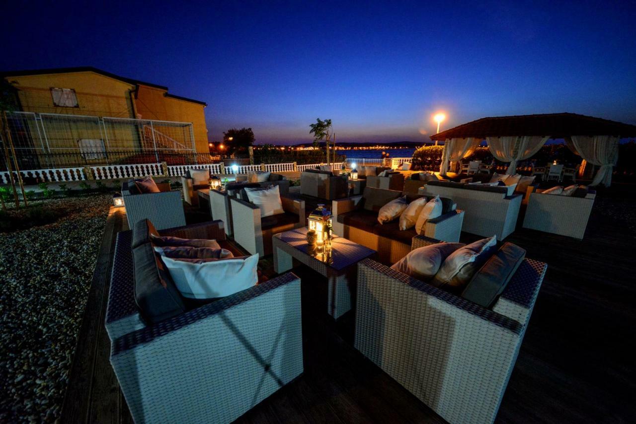Sunset Deluxe *