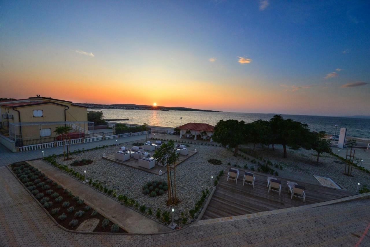 Sunset Deluxe Apartment *